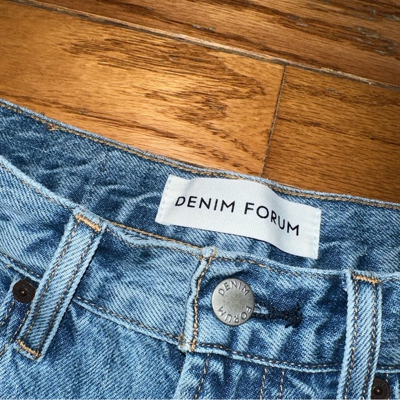 Denim forum high waisted shorts - Picture 2 of 4